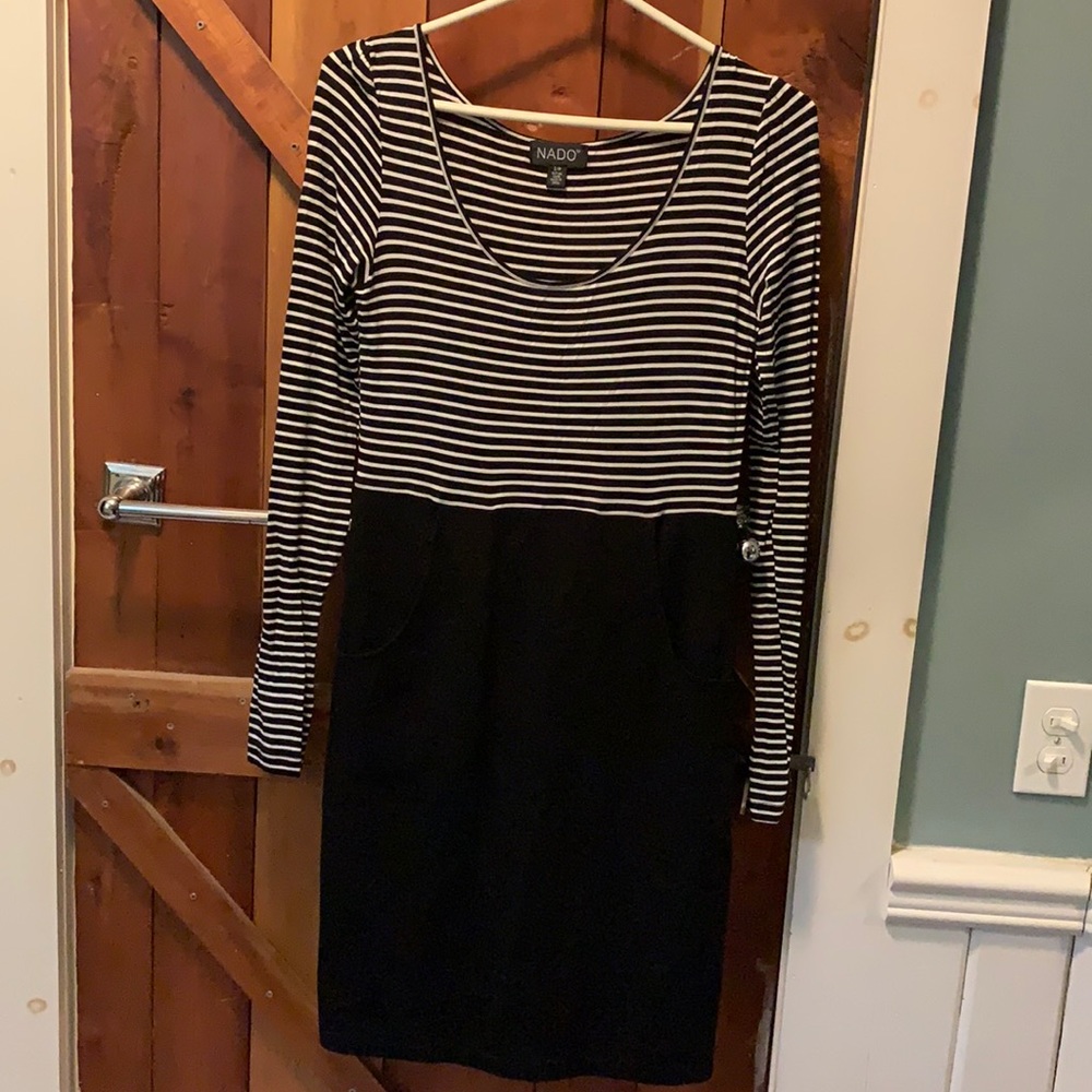 NWOT Nado Viscose Dress with Pockets